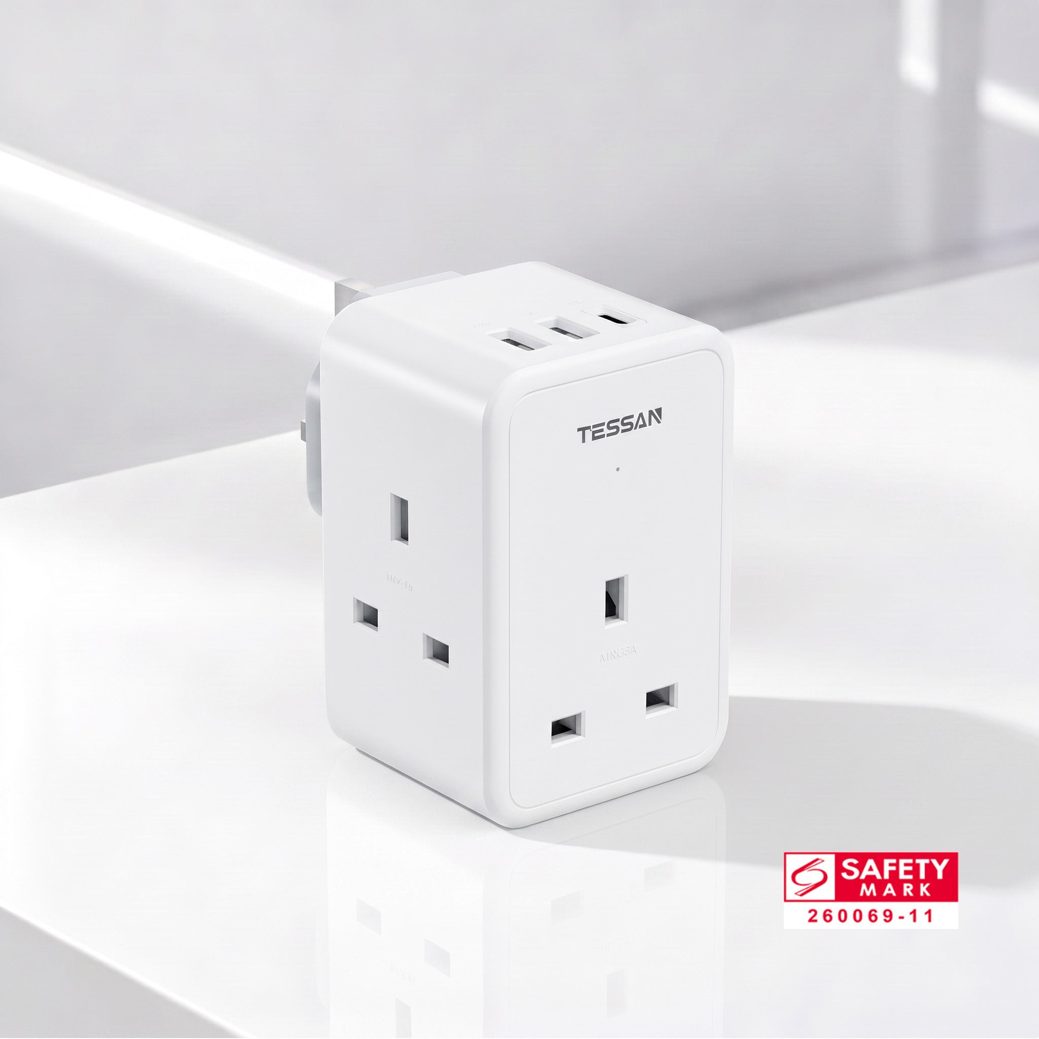 TESSAN - 3 Main Outlets Wall Socket Multi Plug Extension Wall Adapter with 2 USB and Type C