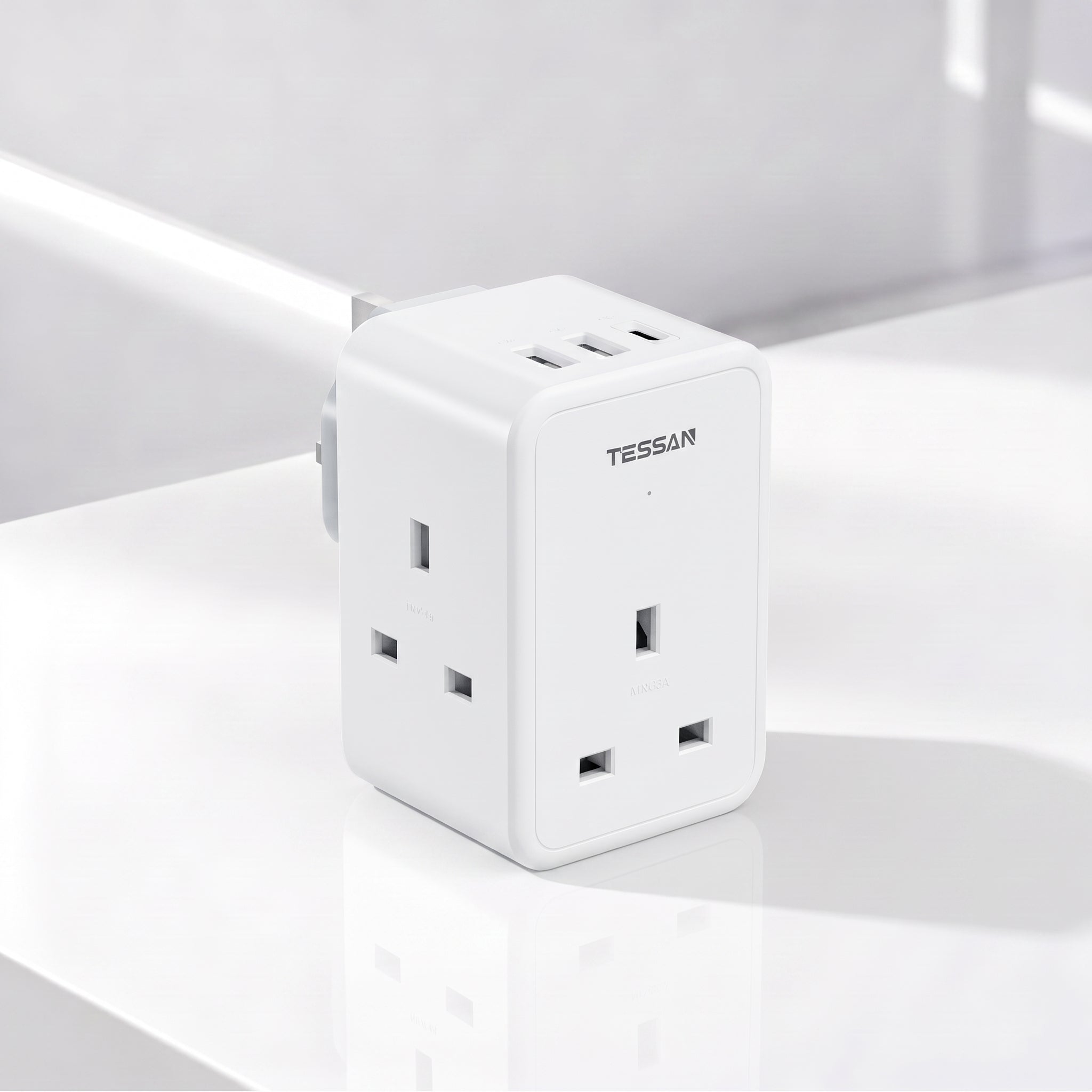 TESSAN - 3 Main Outlets Wall Socket Multi Plug Extension Wall Adapter with 2 USB and Type C